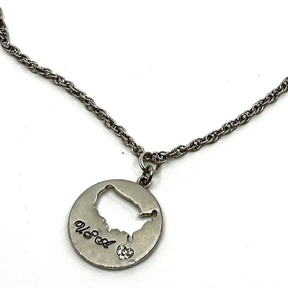 Vintage Y2K Silver Tone USA Map‎ Cutout Round Charm Pendant Rope Chain Necklace